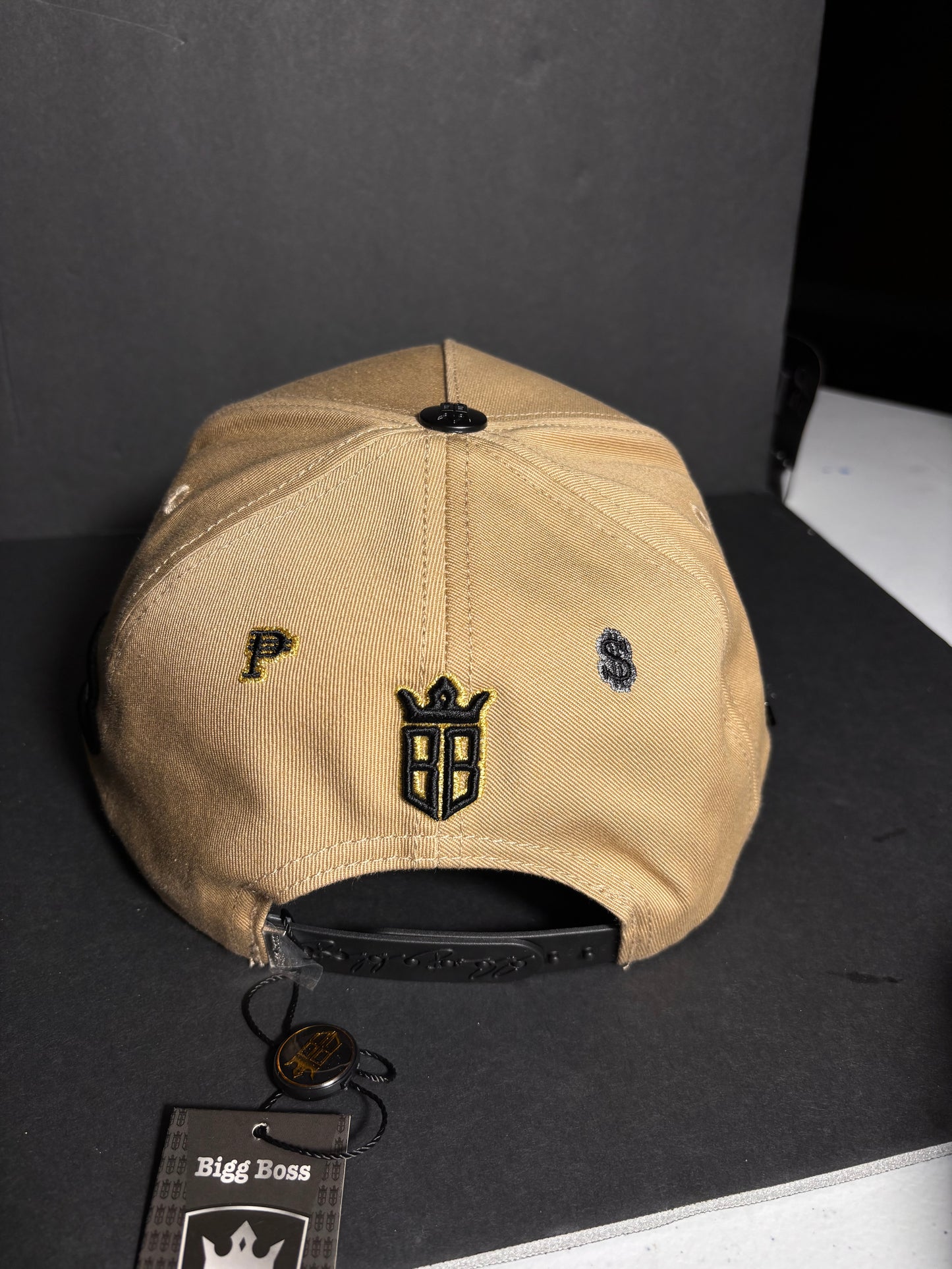 Cacky parrot cap “secret pocket”